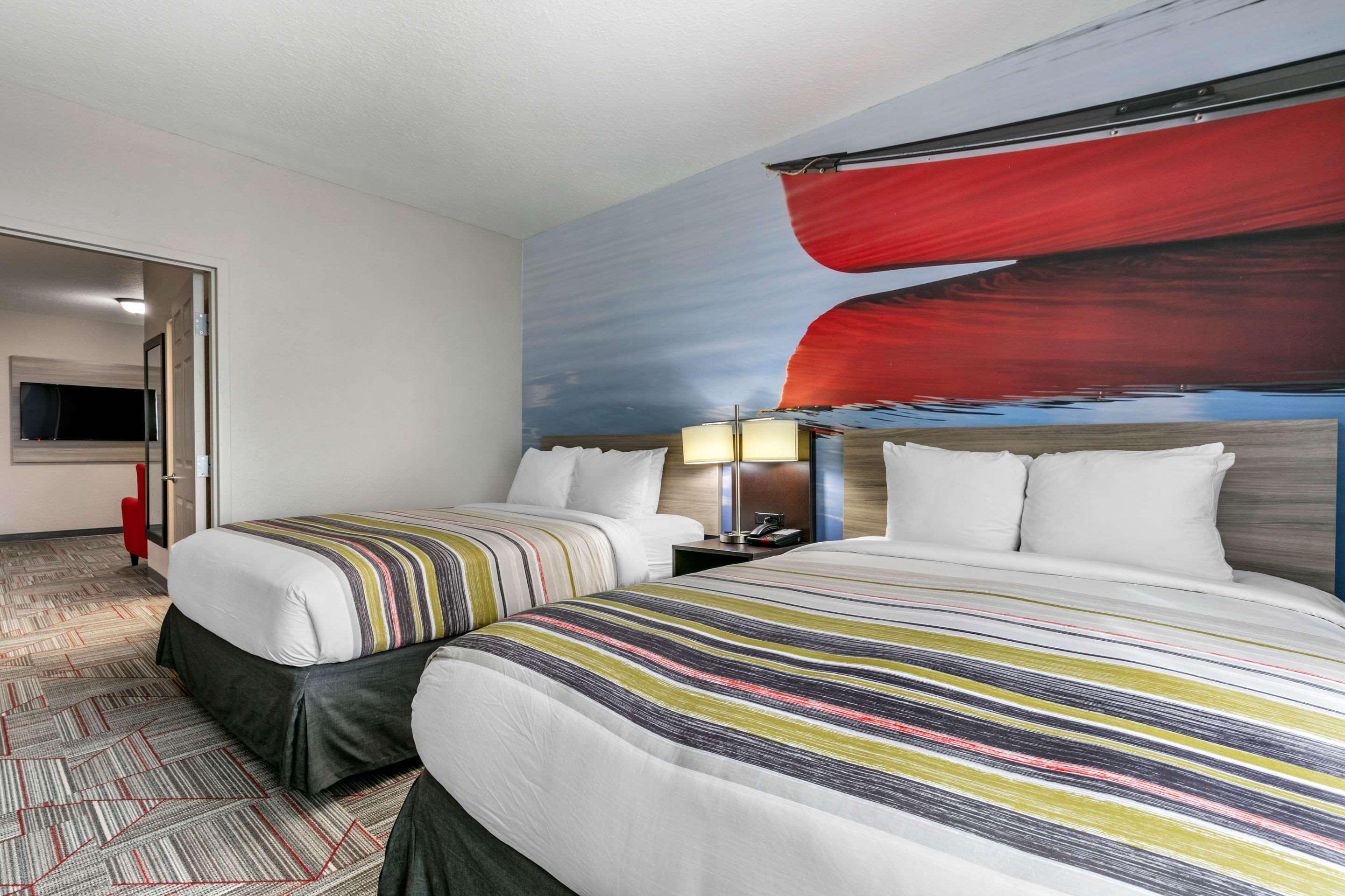 Suite, 2 Queen Beds, Accessible