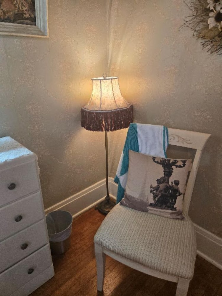 The Lancaster Manor Bed and Breakfast 23/50