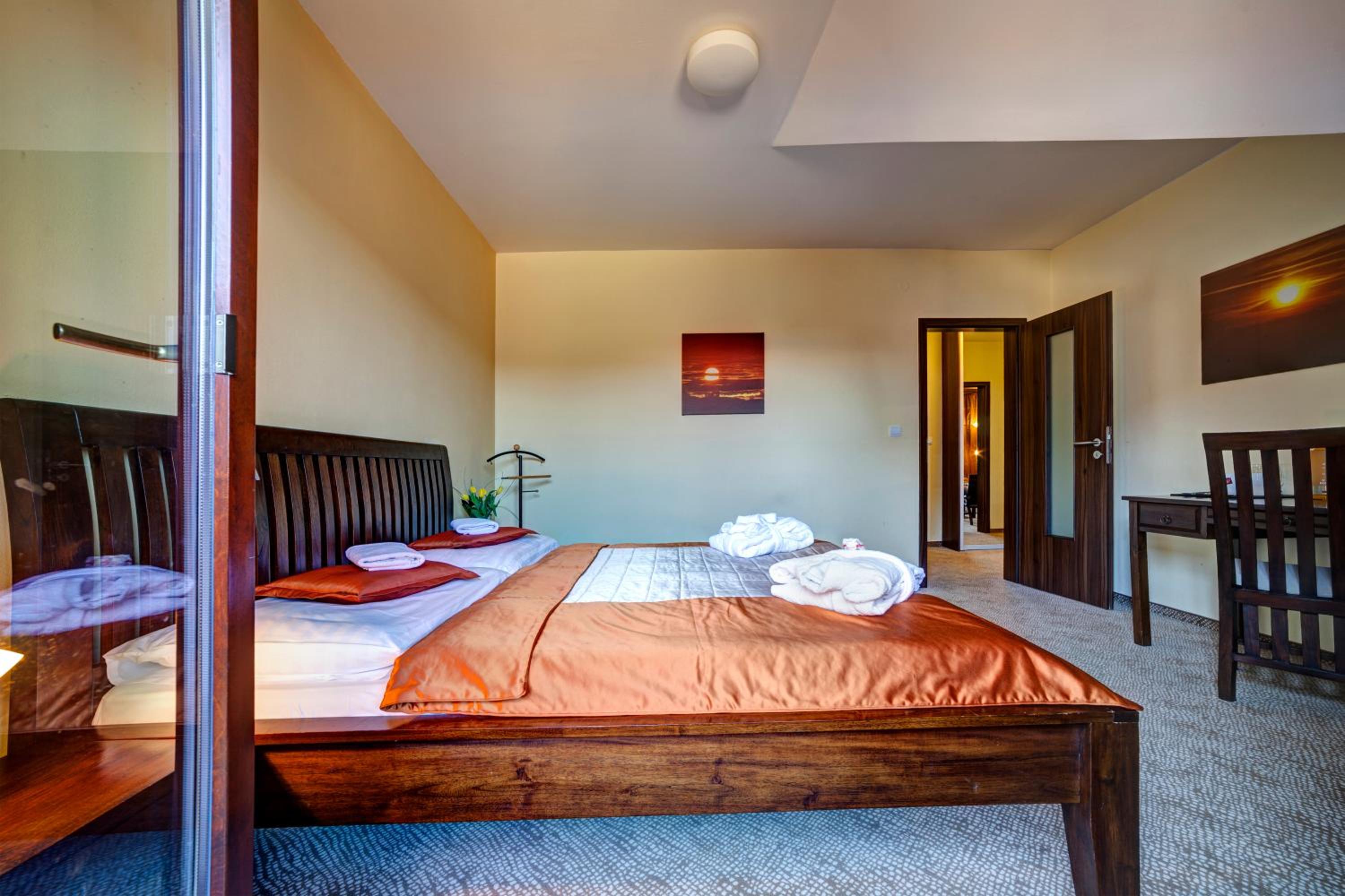 1 Bedroom, Suite, Balcony 5/10
