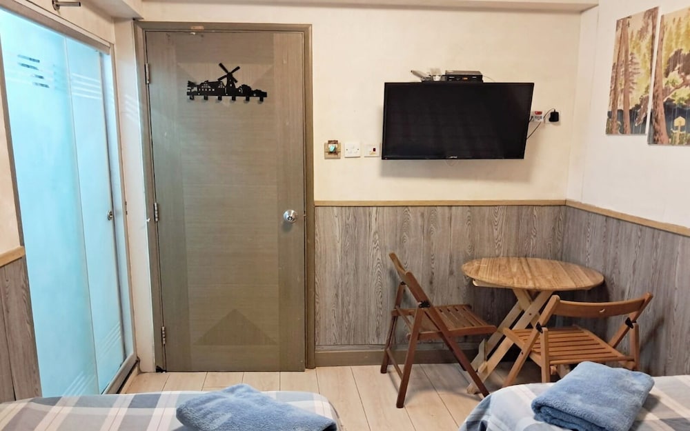 Majestic 7 Guest House 57/66