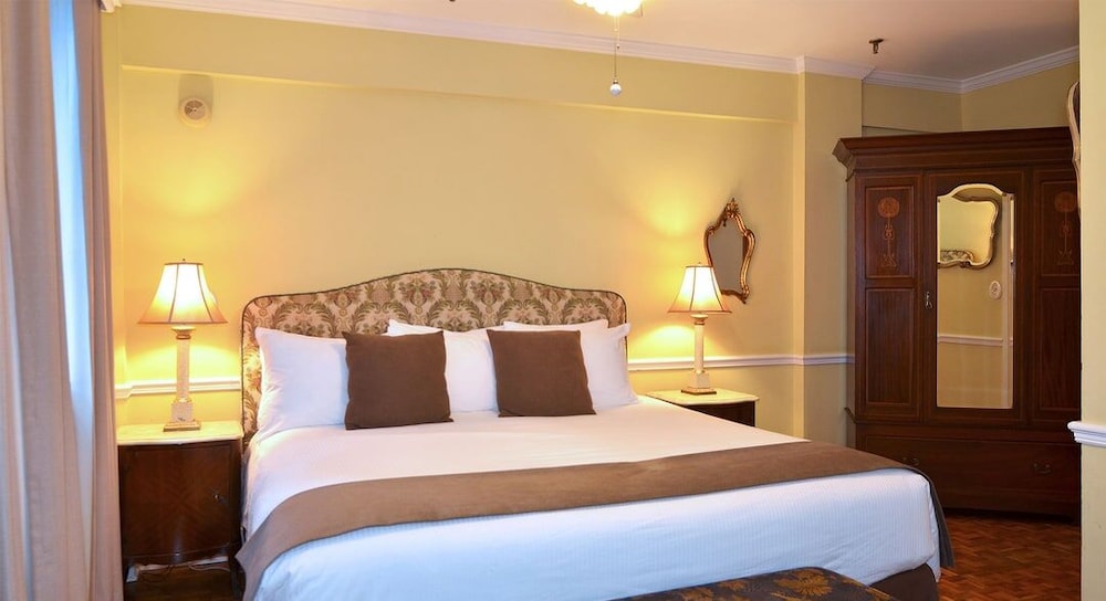 St Michel Hotel 6/38