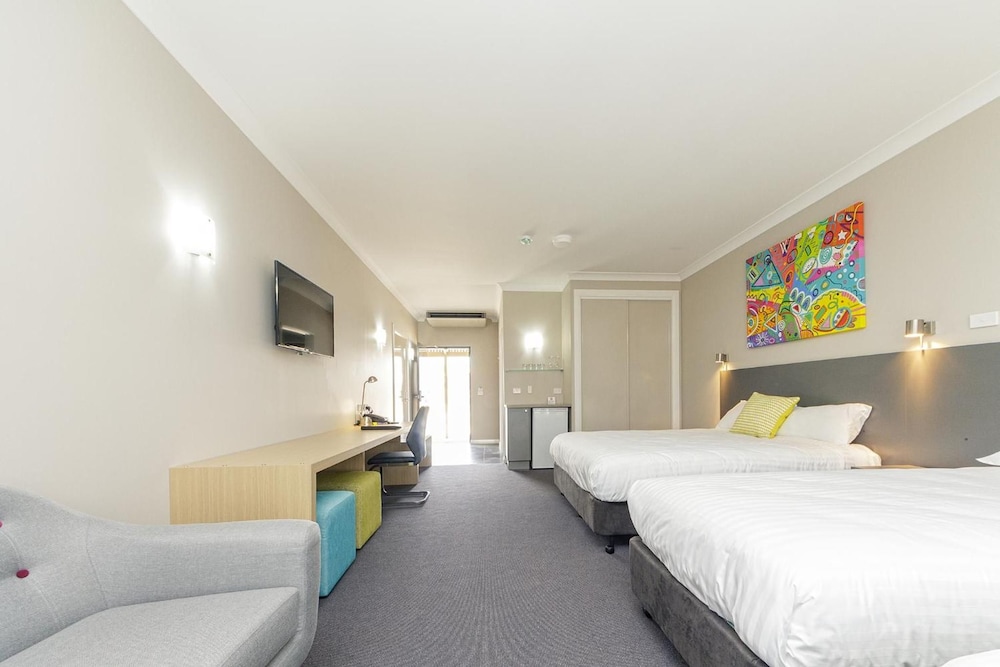 Cowra Services Club Motel 18/40