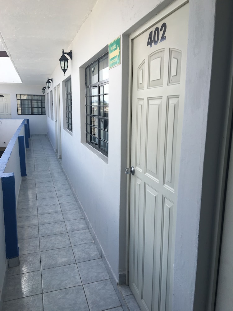 Hotel San Juan 3/20