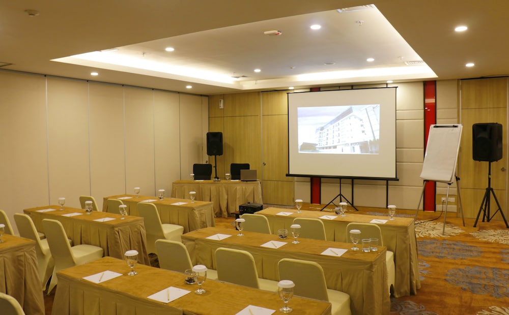 Hotel Santika Mega City Bekasi 45/49