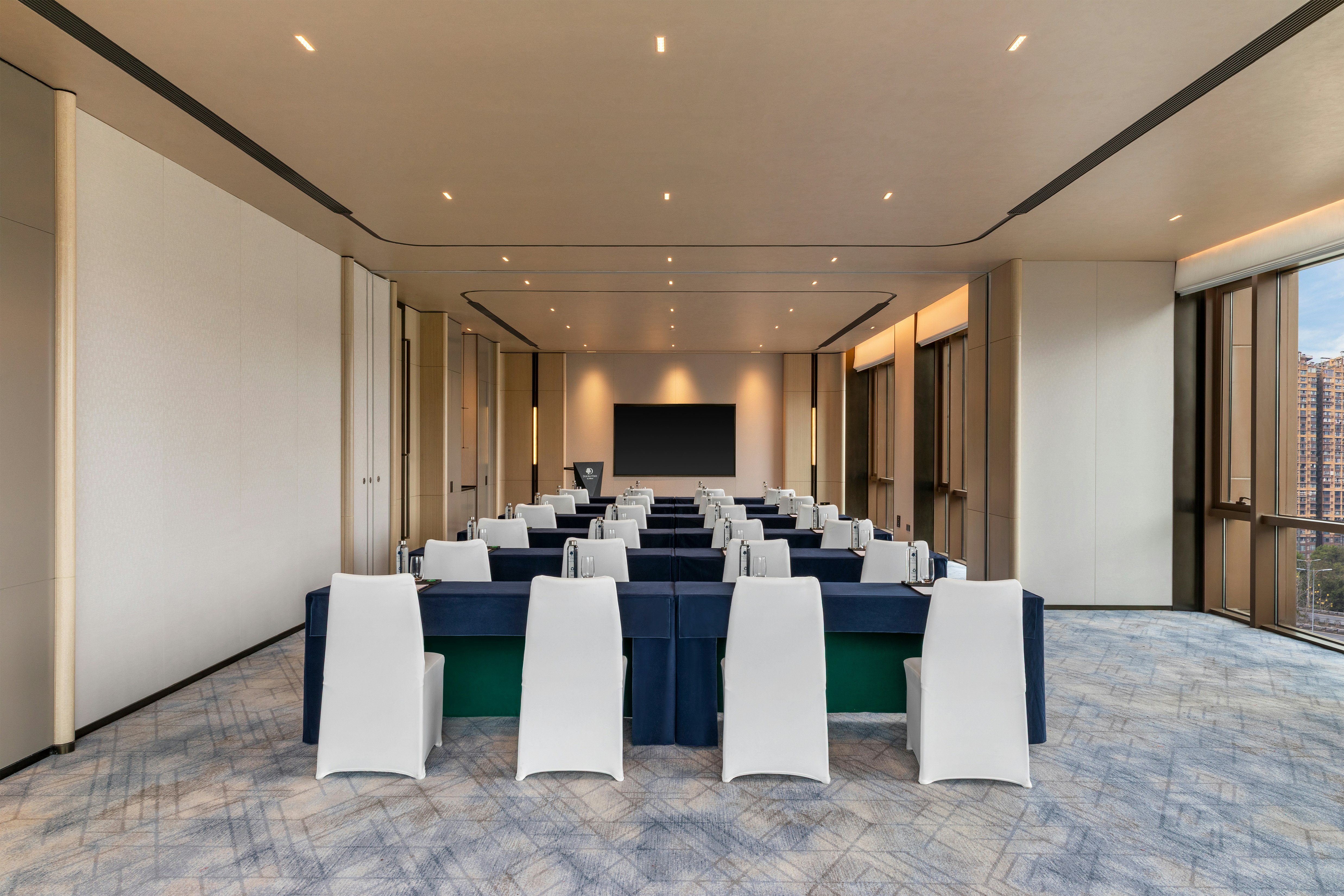 DoubleTree by Hilton Zigong 43/55