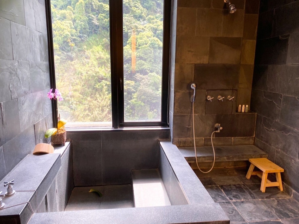 VOLANDO URAI SPRING SPA AND RESORT 66/66