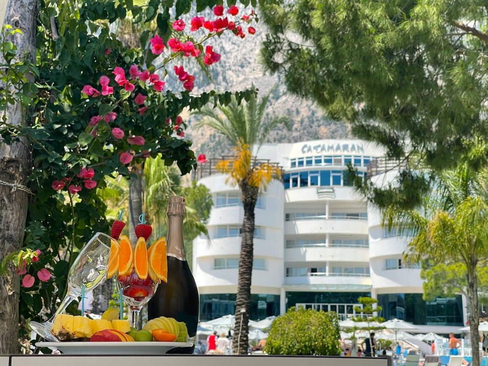 Catamaran Resort Hotel 64/71