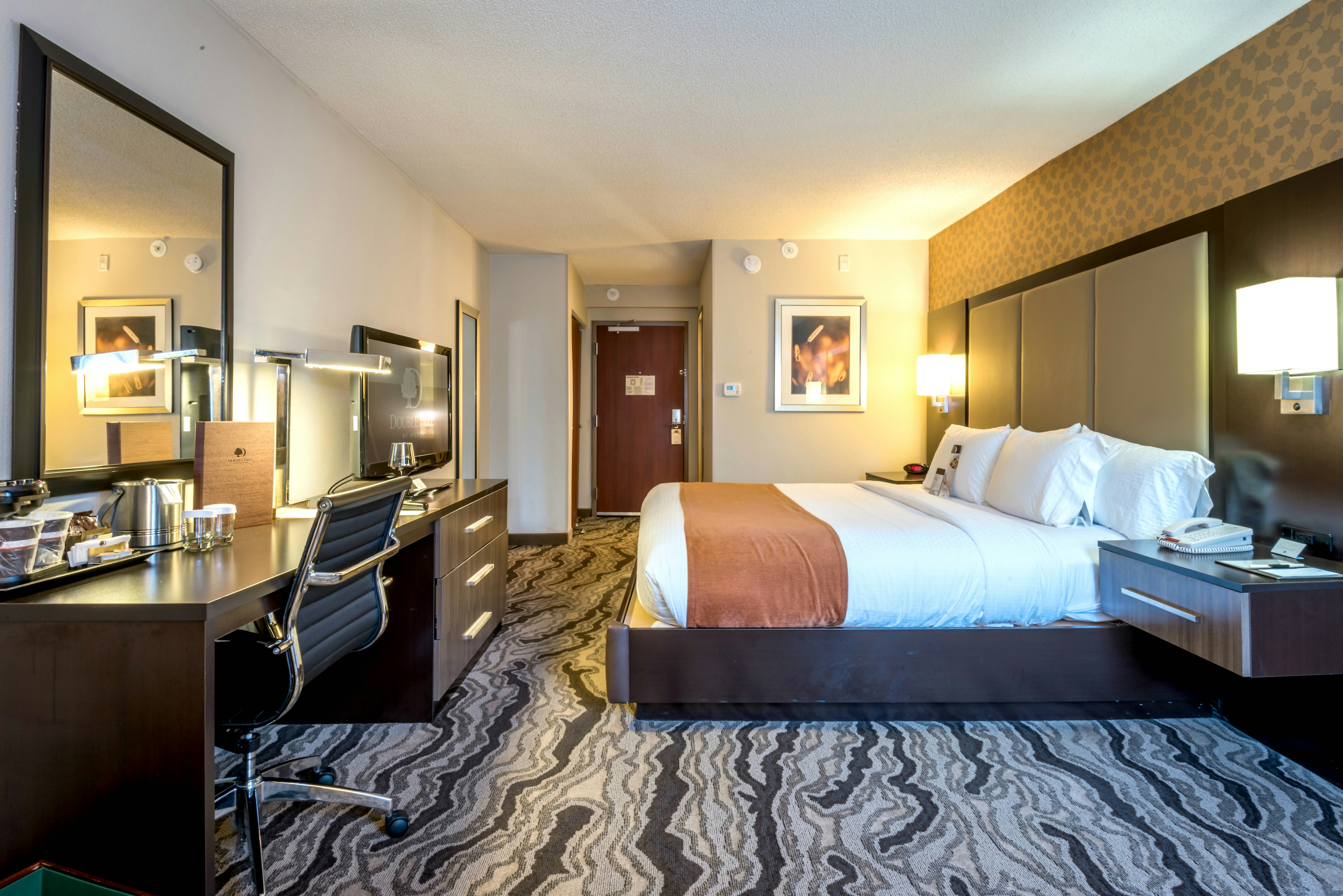 ROOM, KING BED, ACCESSIBLE