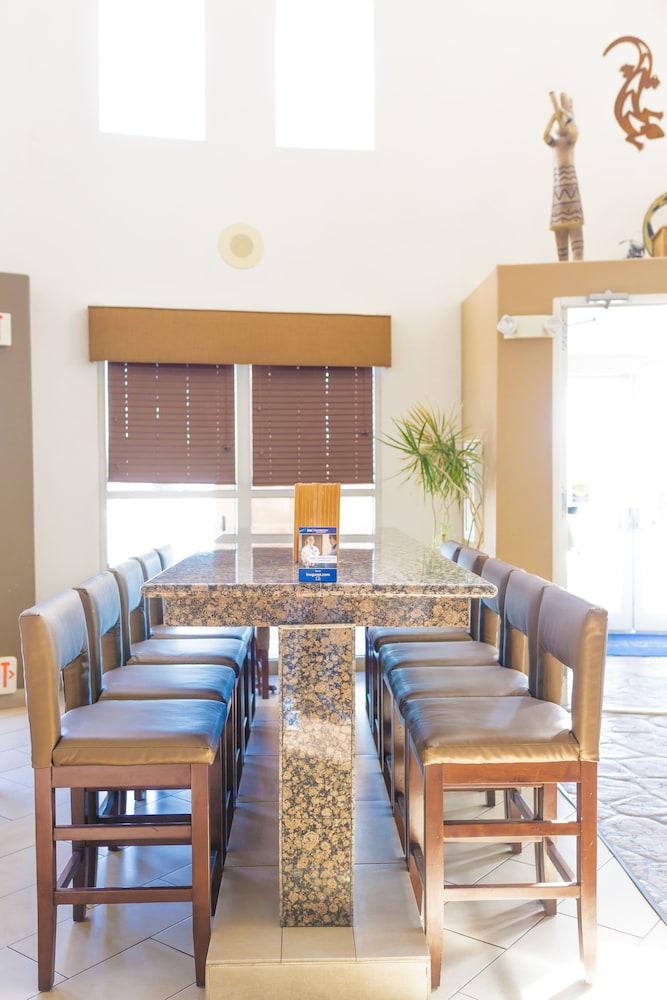 Best Western Kiva Inn 36/38