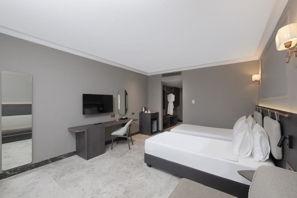 Adora Golf Resort Hotel 17/62