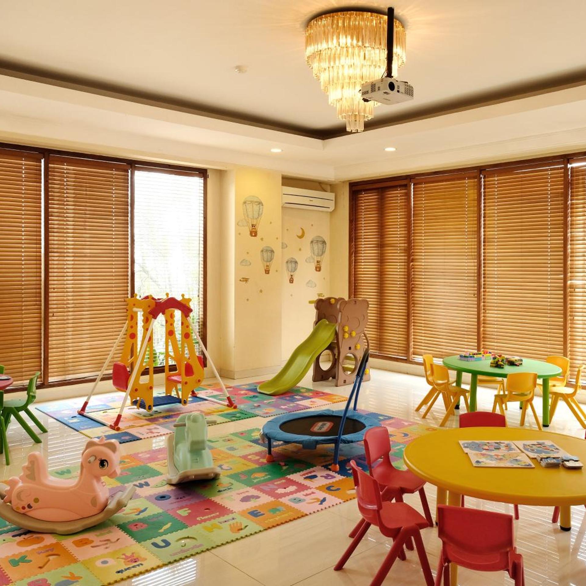 The Grand Hill Bistro Cafe Resort Hotel 47/57