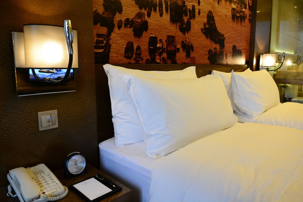 Harbour Grand Hong Kong Hotel 6/68