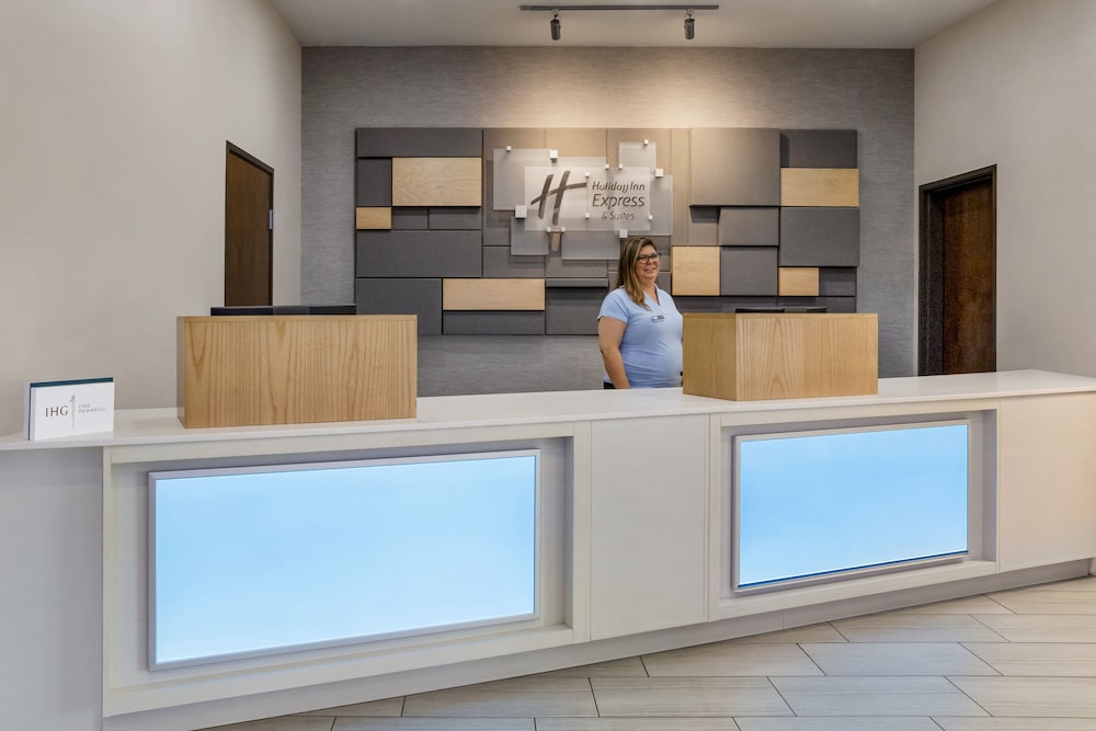 Holiday Inn Express Hotel Suites Waycross 11/56