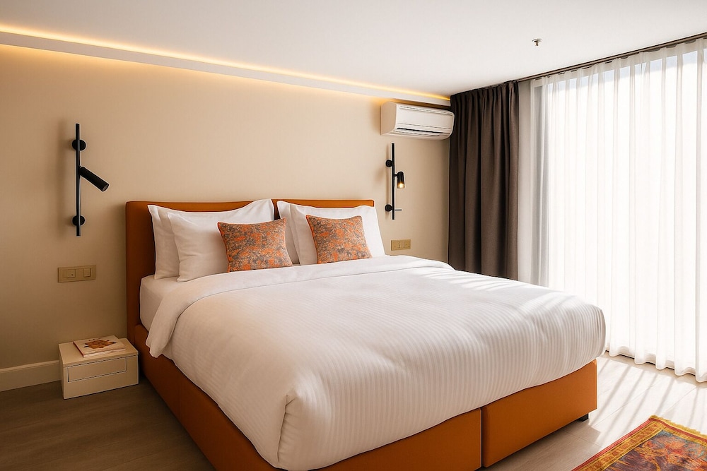 Sparkle Hotel 24/64
