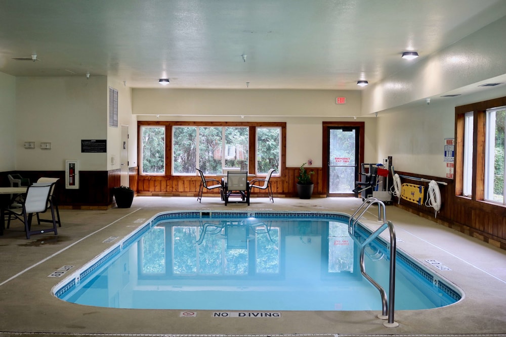 Best Western Fostoria Inn & Suites 3/18