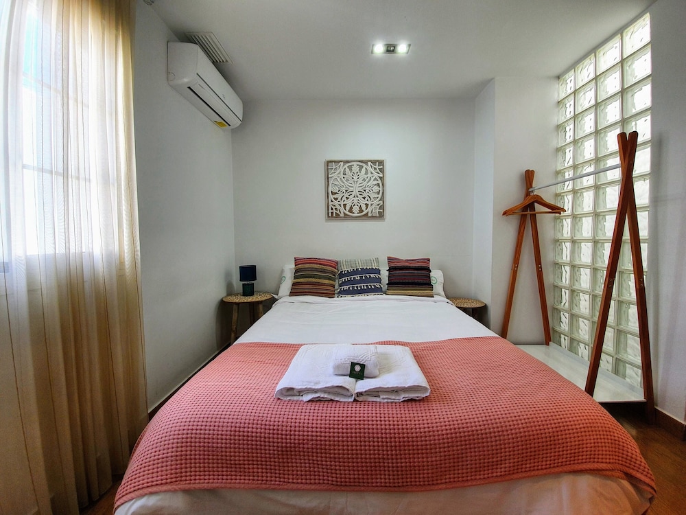 Triana Luxury Home 37/48