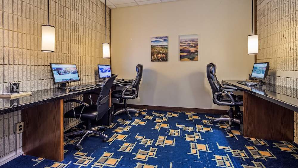 Best Western Plus University Inn 42/48