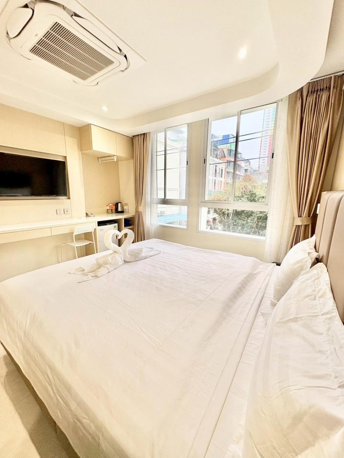 ABC QQ Hotel 19/38