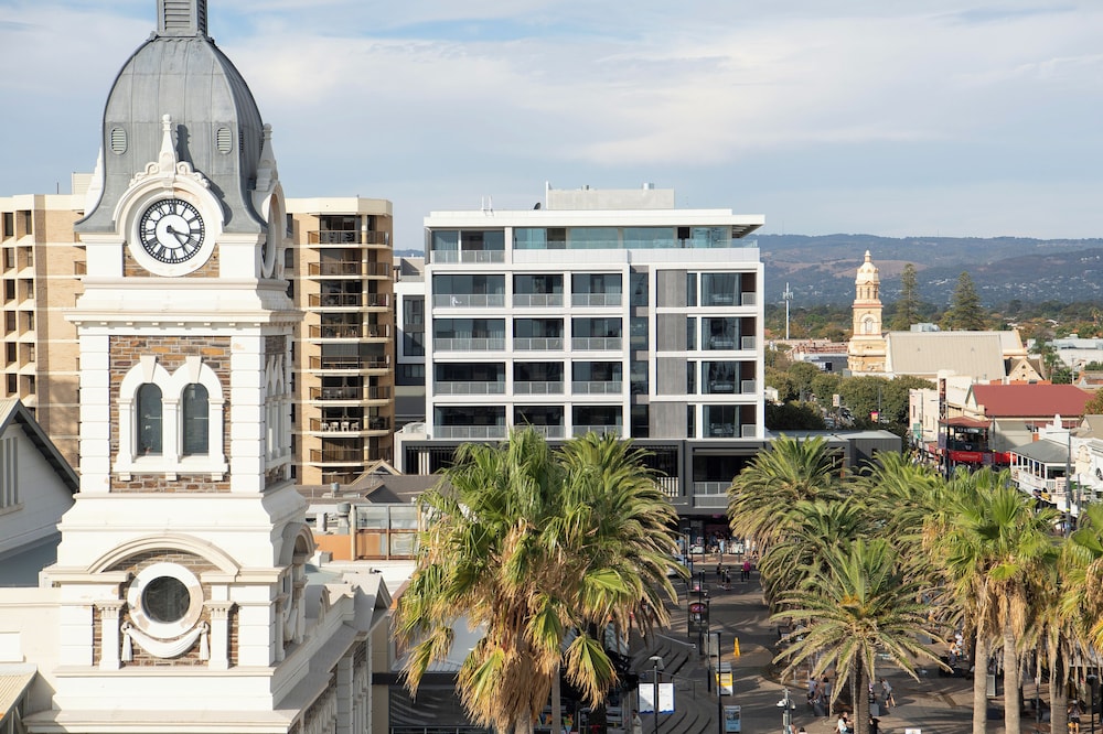 The George Glenelg in ADELAIDE