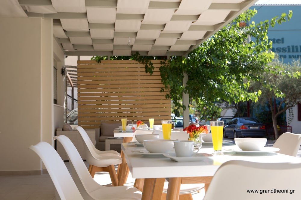 Grand Theoni Hotel Suites And Spa 50/71