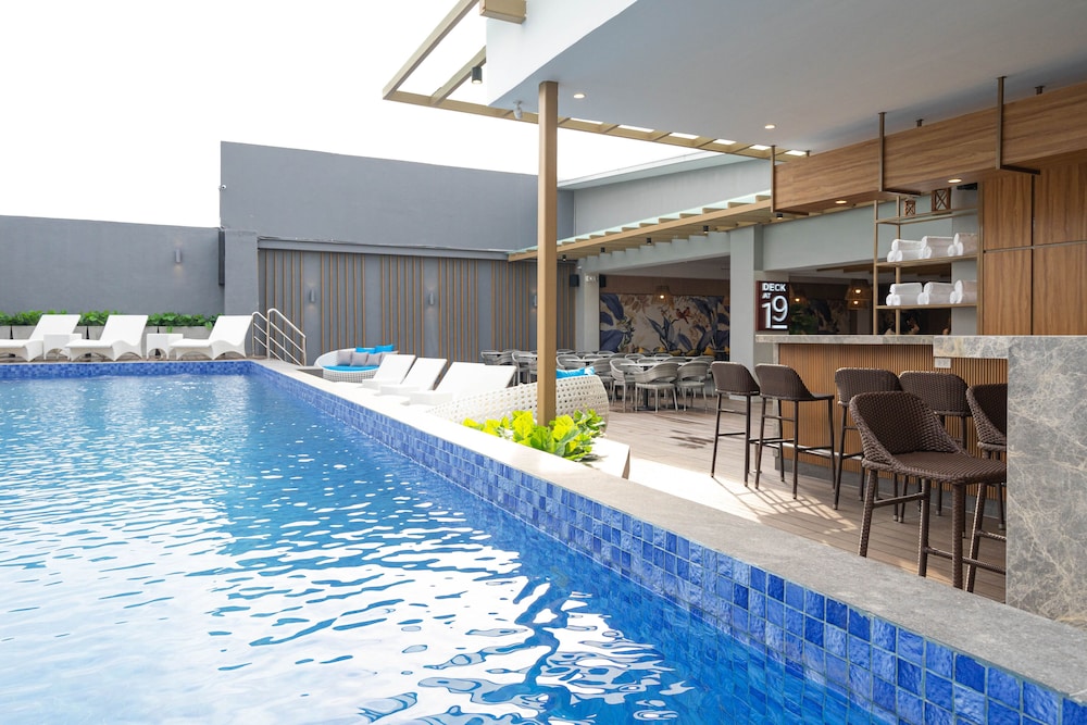 Bayfront Hotel Cebu Capitol Site 14/16