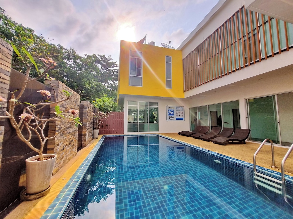 Mar24 Koh Tao Hotel 4/58