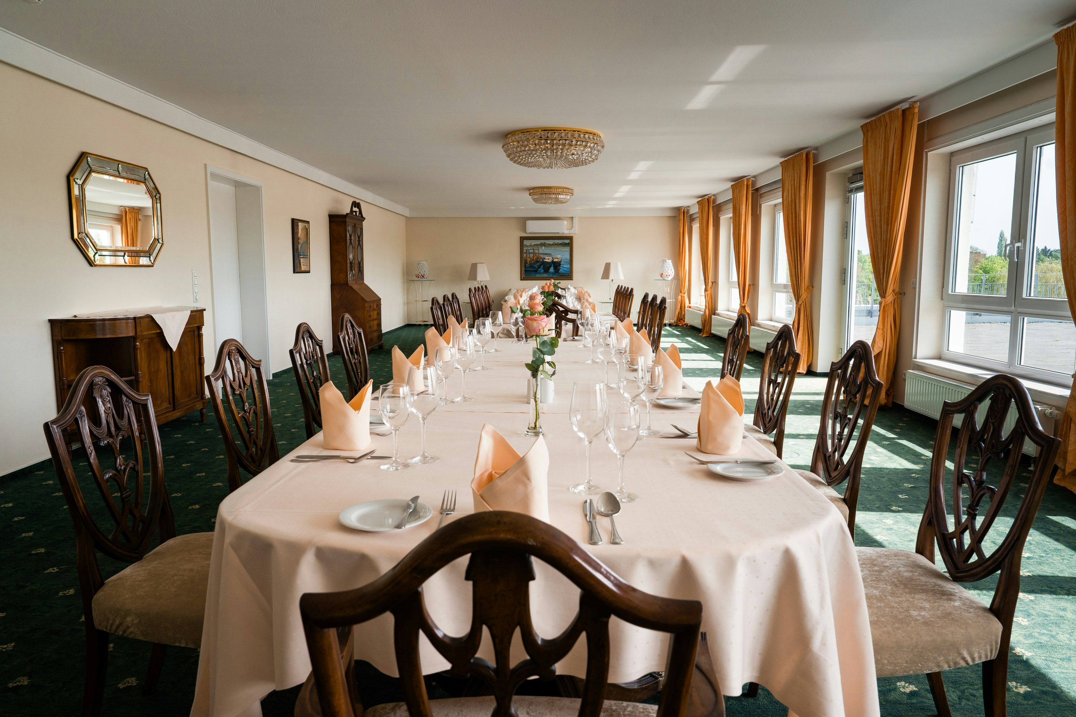 NewLivingHome Residenzhotel Hamburg 12/23