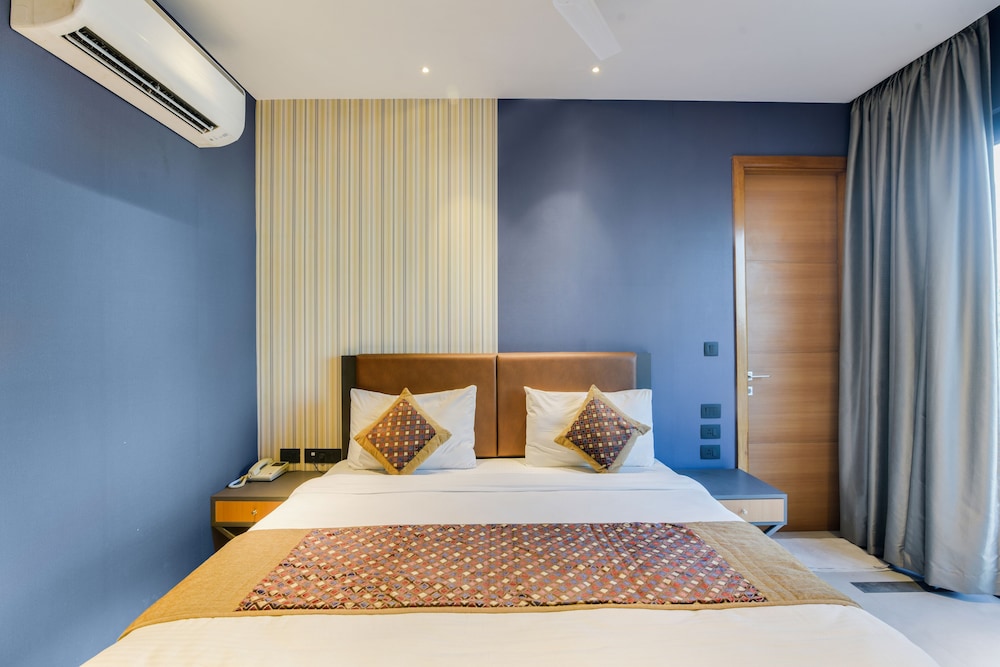 Hotel Blue Stone - Nehru Place 14/49