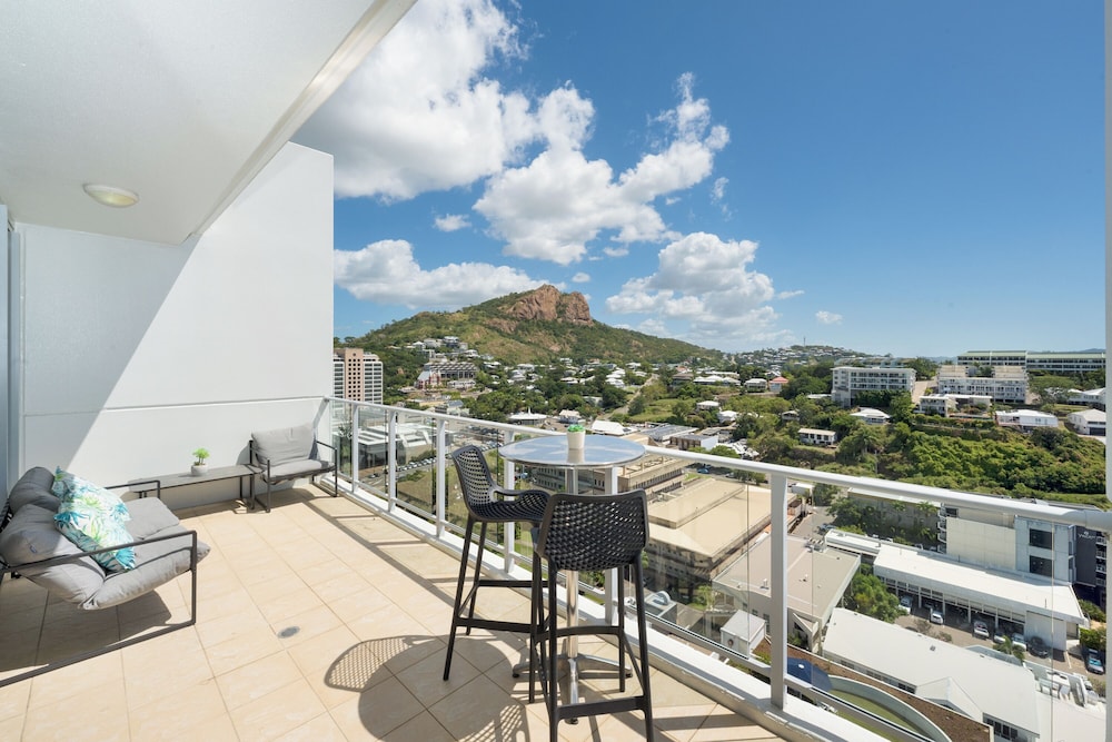 Property Vine Dalgety Apartments 58/62