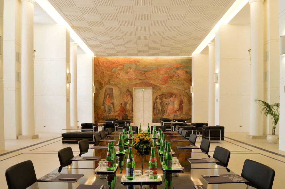 Hotel Palazzo Esedra 42/44