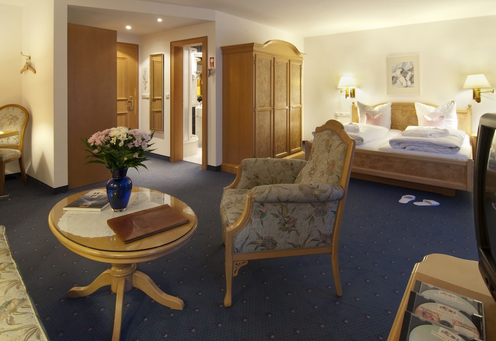 Hotel Rheinischer Hof 22/39