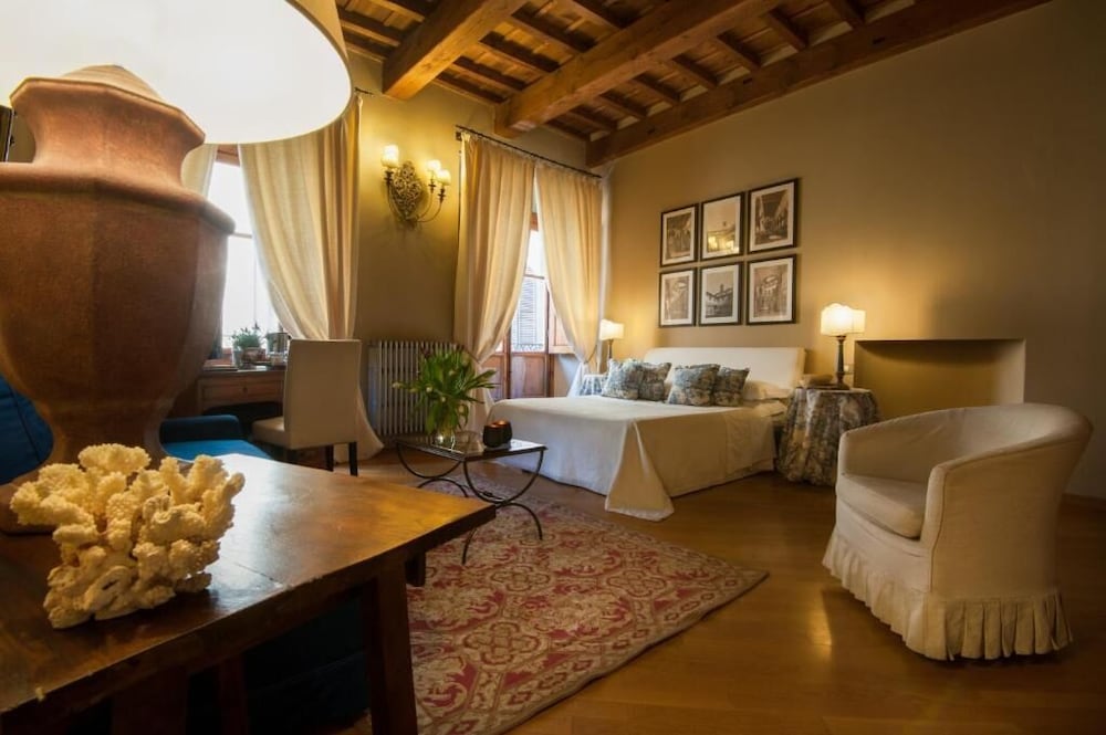 Capri Moon Guest House 38/50