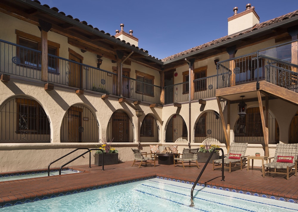 Rancho Caymus Inn 3/56