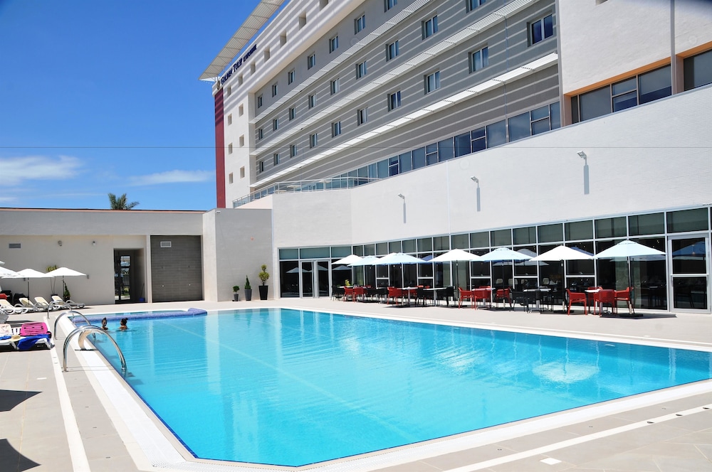 Golden Tulip Le Diplomate Cotonou 39/72
