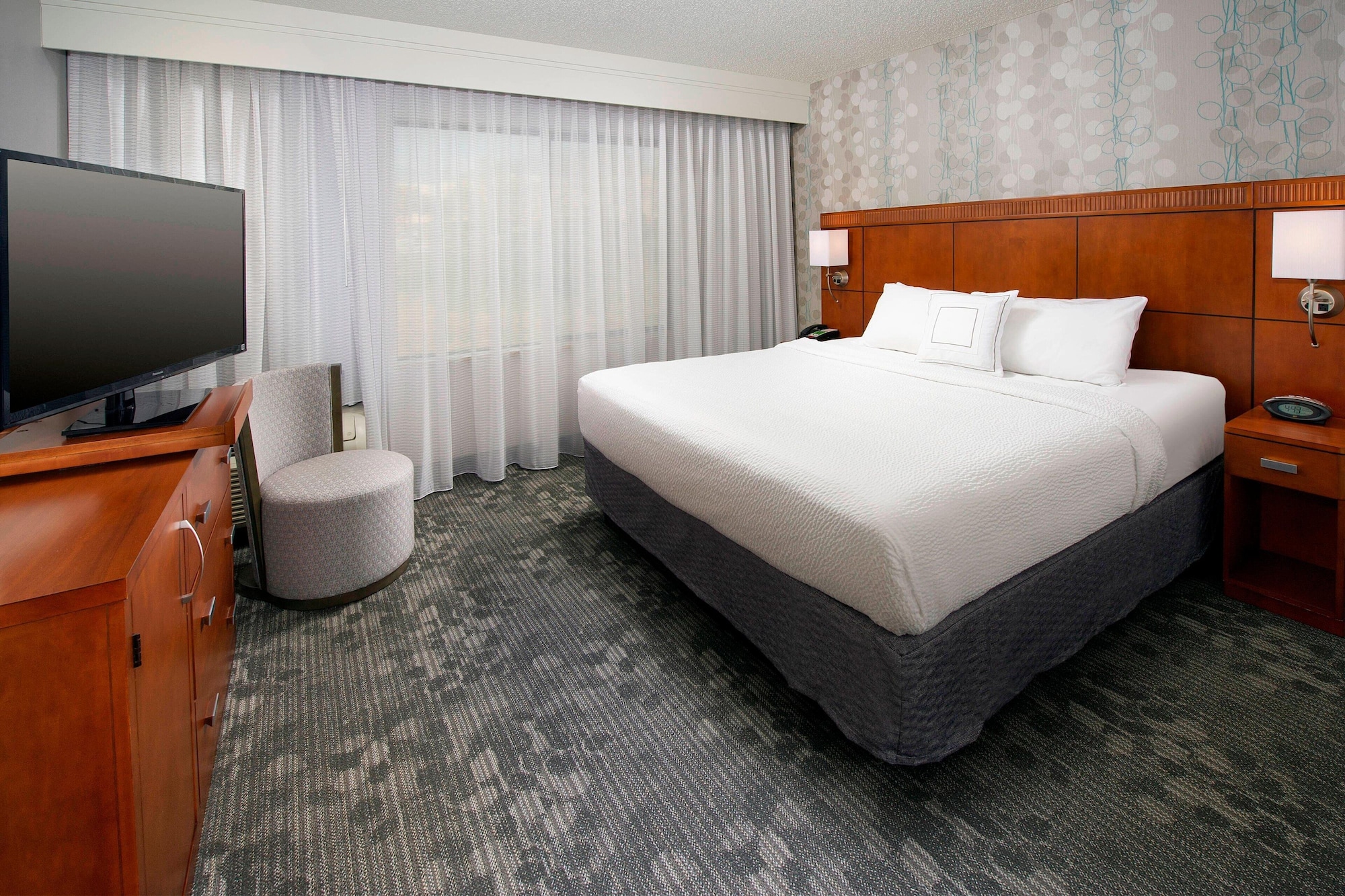 SUITE, KING BED, SOFA