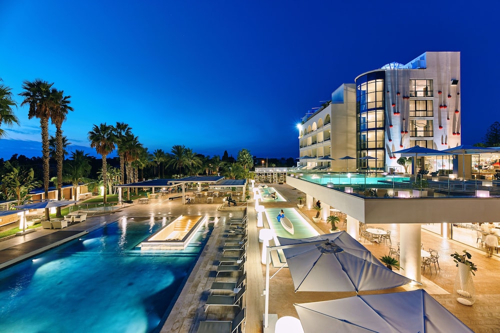 Mec Paestum Hotel 70/73