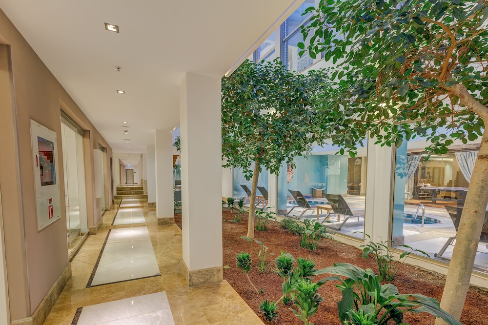 Antmare Hotel 48/50