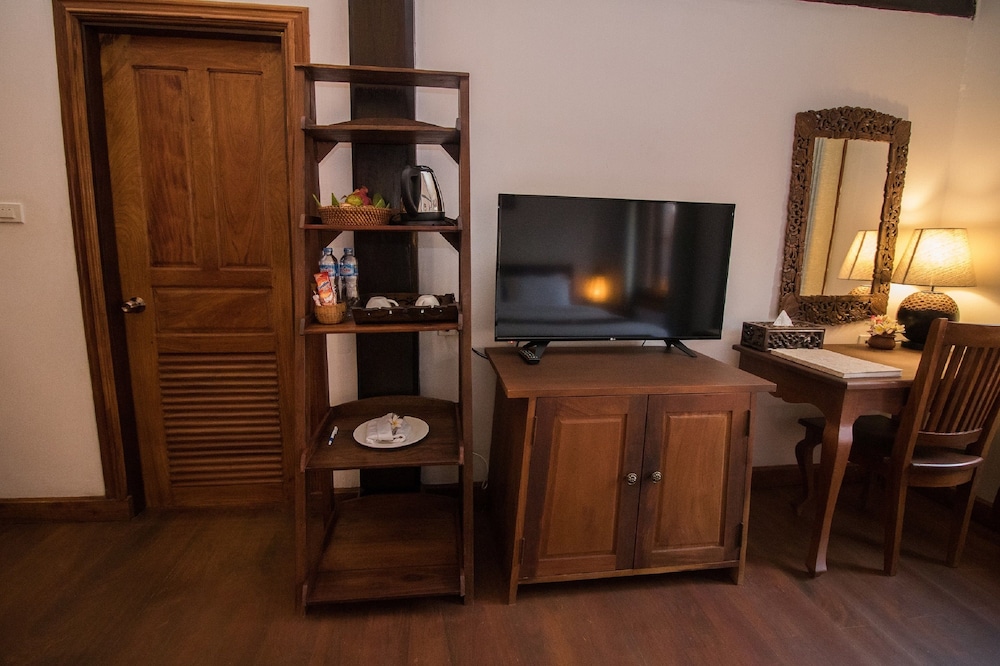Royal Peacock Boutique Hotel 28/39
