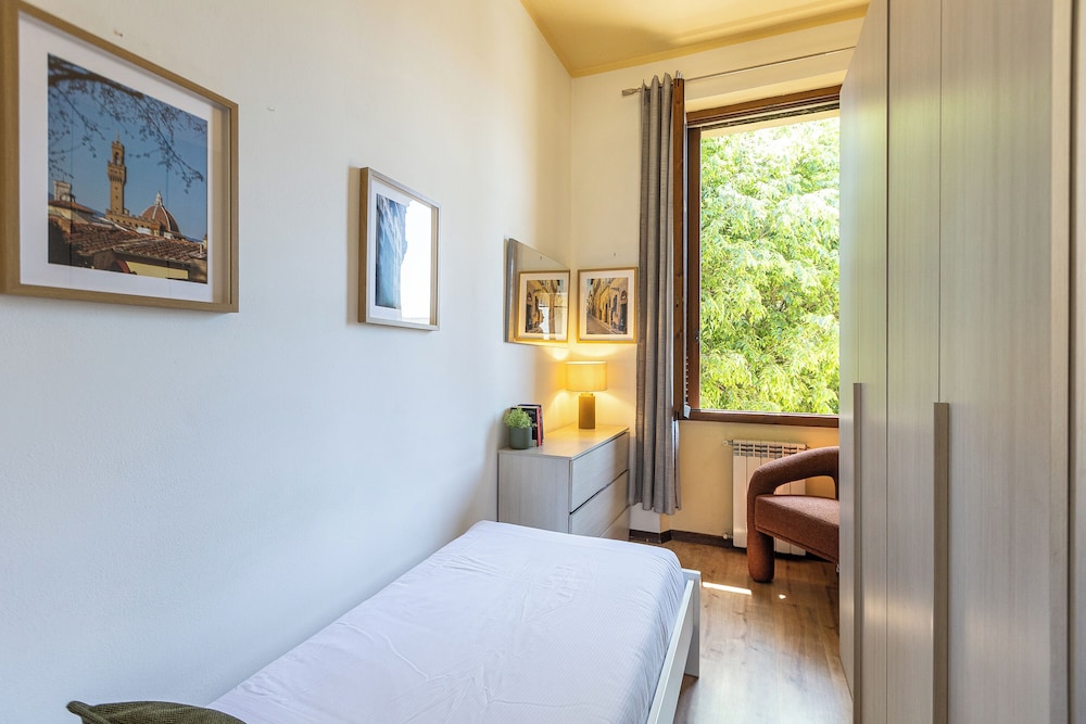 Rental In Rome Rosselli Palace Deluxe 4 Apartment 10/49