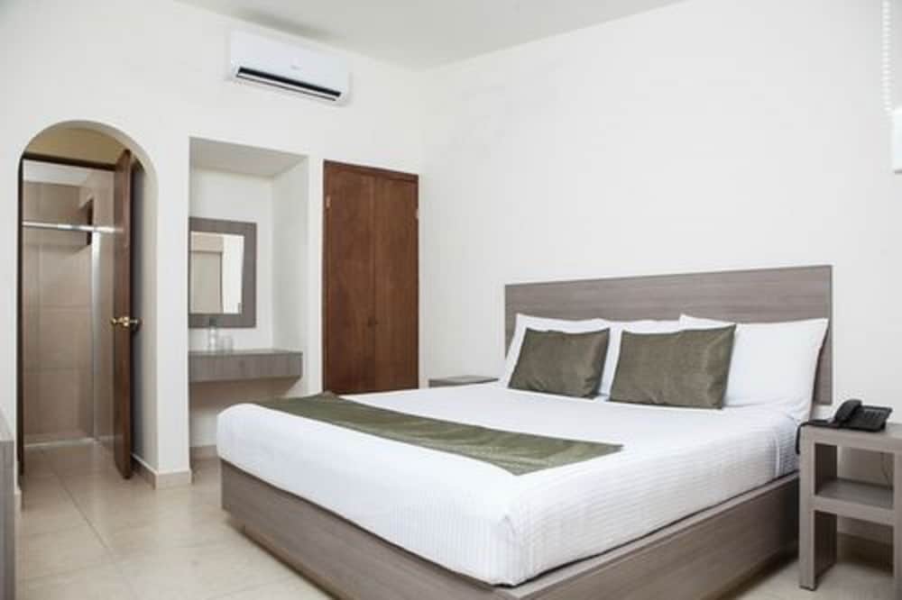 Hotel La Riviera 12/39