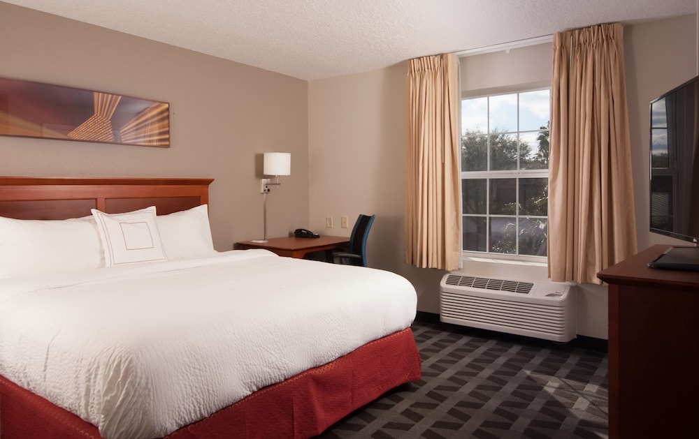1 Bedroom, Suite, King Bed, Sofa, Accessible
