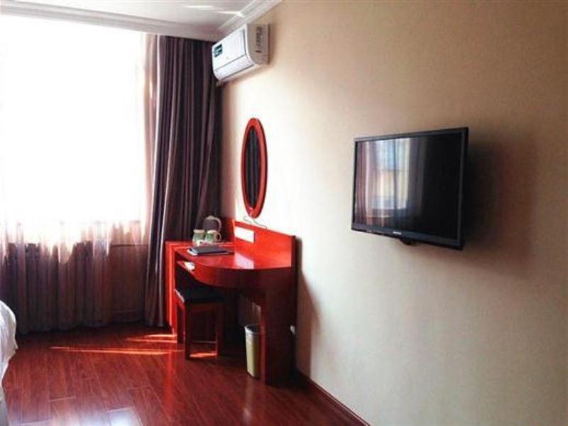 GreenTree Inn Shandong Jinan Suncun New District Express Hotel 13/18