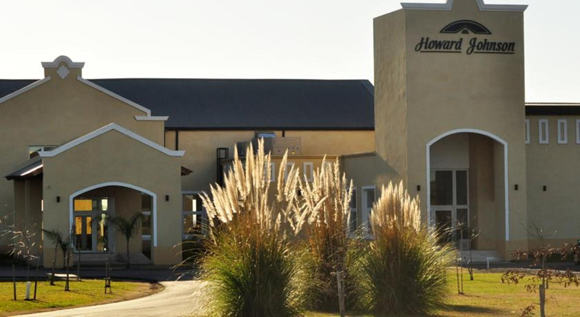 Howard Johnson Hotel Pergamino 18/20