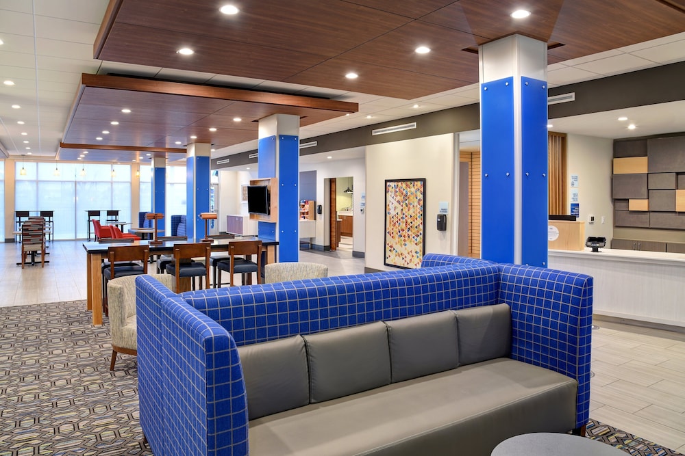 Holiday Inn Express And Suites Ottawa detail