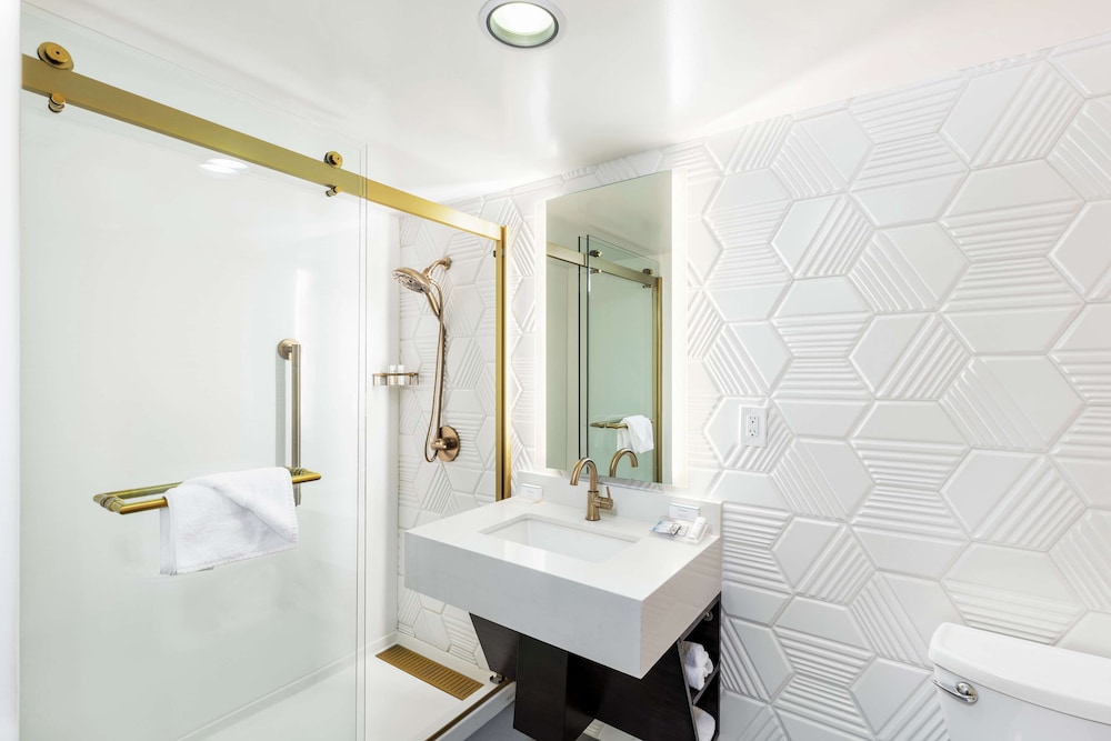 Hilton Garden Inn Los Angeles Hollywood 12/41