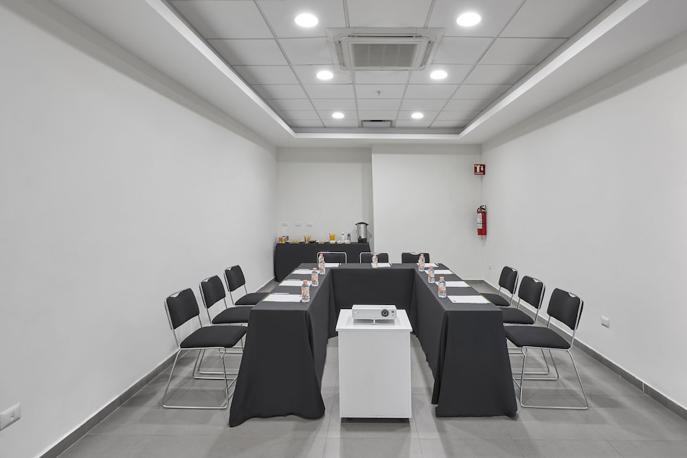 City Express Junior by Marriott Aguascalientes Centro 37/46