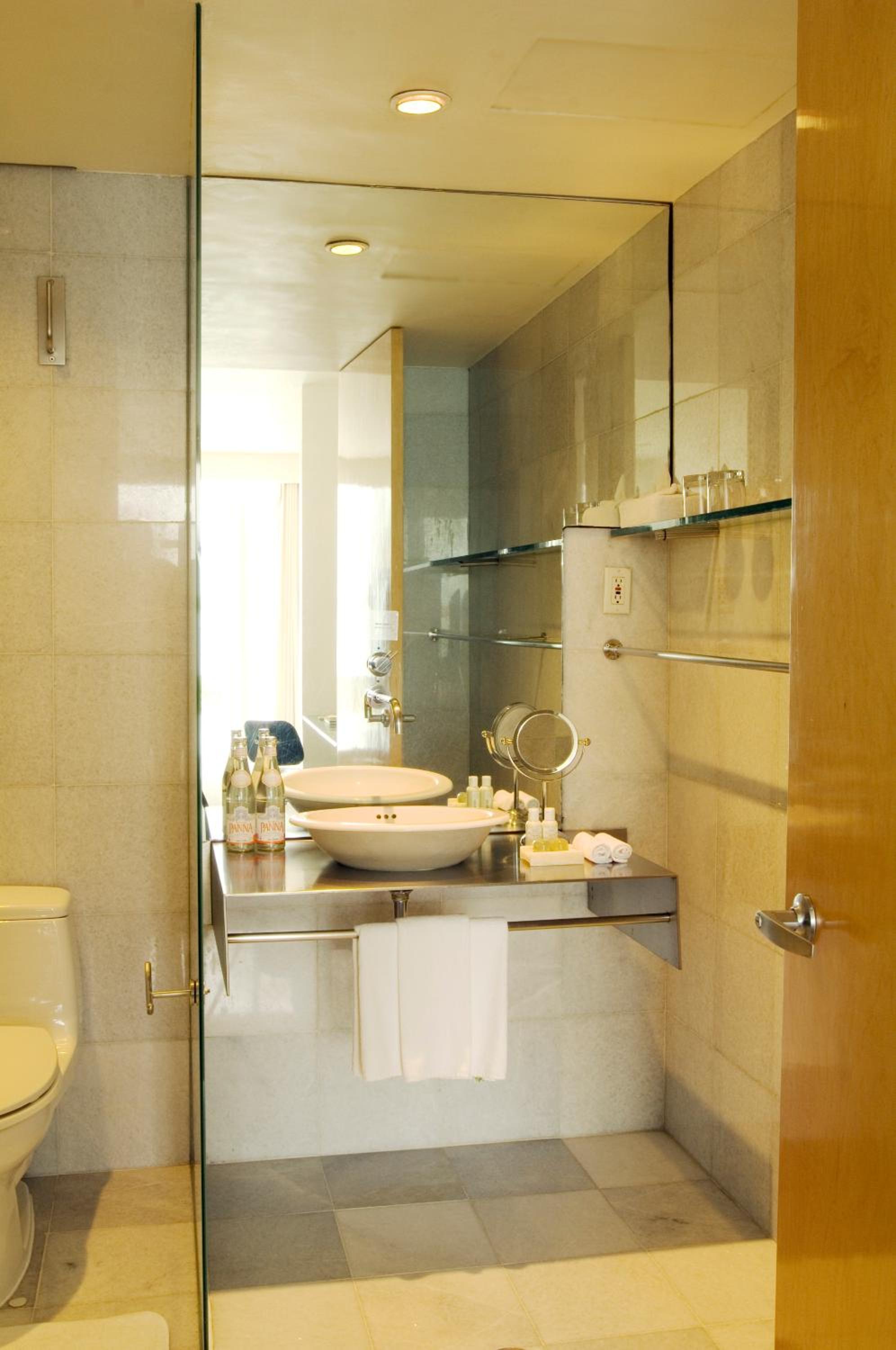 جناح جونيور، Habita, Mexico City, a Member of Design Hotels 7/8