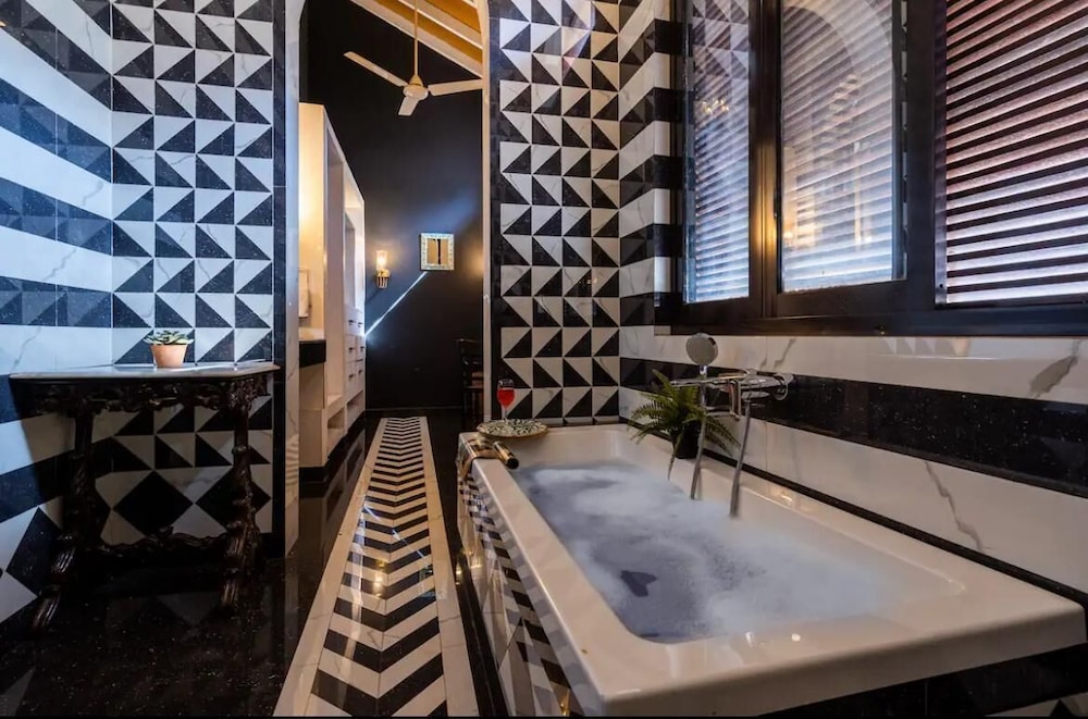 CASA BRITONA GOA 48/50