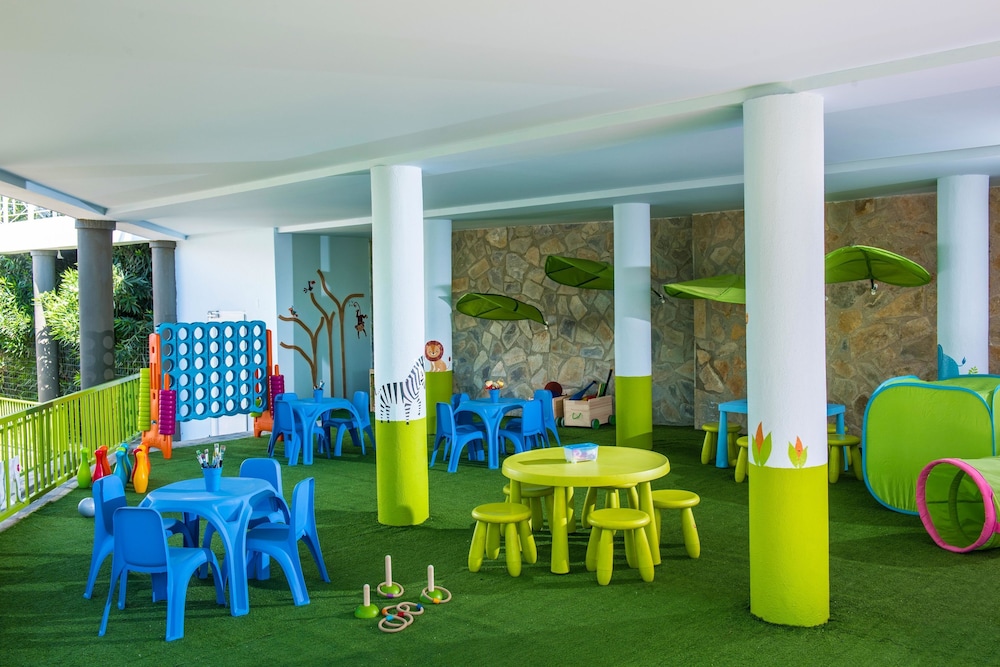 Peninsula Resort & Spa 52/62