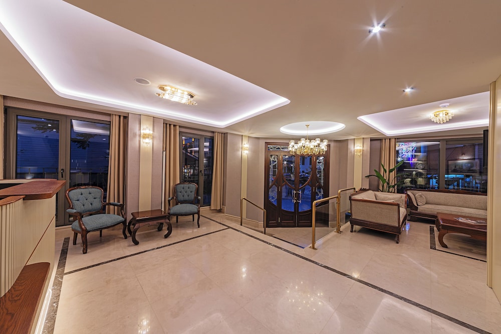 Triton Hotel 40/60